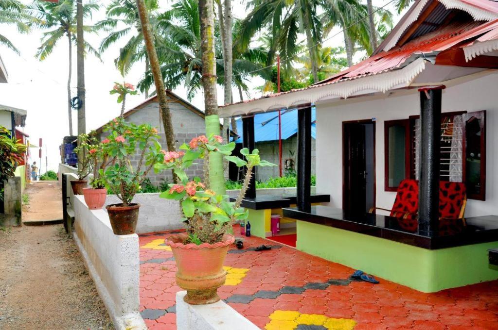 Keratheeram Beach Resort Varkala Luaran gambar